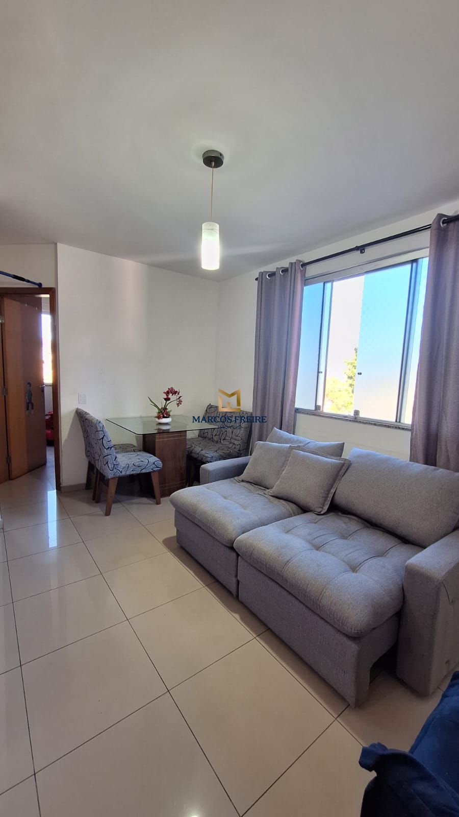 Apartamento Tipo com 2 quartos, móveis planejados em todos os ambientes, em prédio individual de torre única, no bairro Diamante